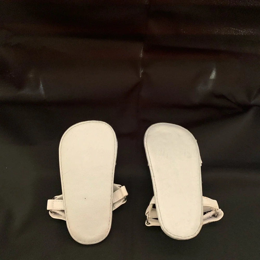 Baby Girl, White Sandals, Silver Bottoms Sz 1 Baby Very Good Condition